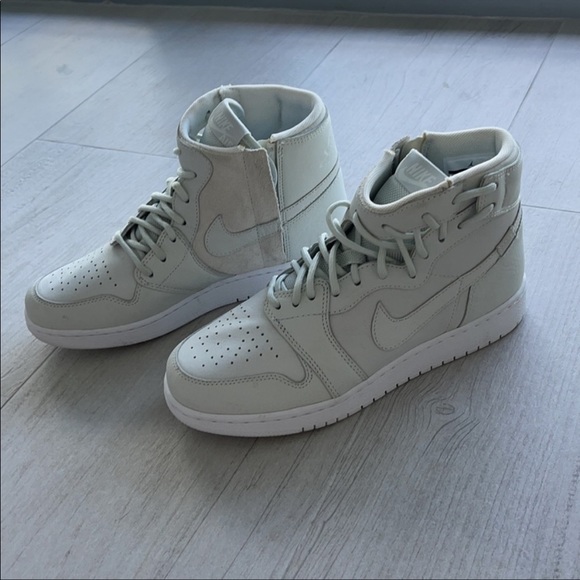 Nike Air Jordan limited edition X revolve - Picture 2 of 6